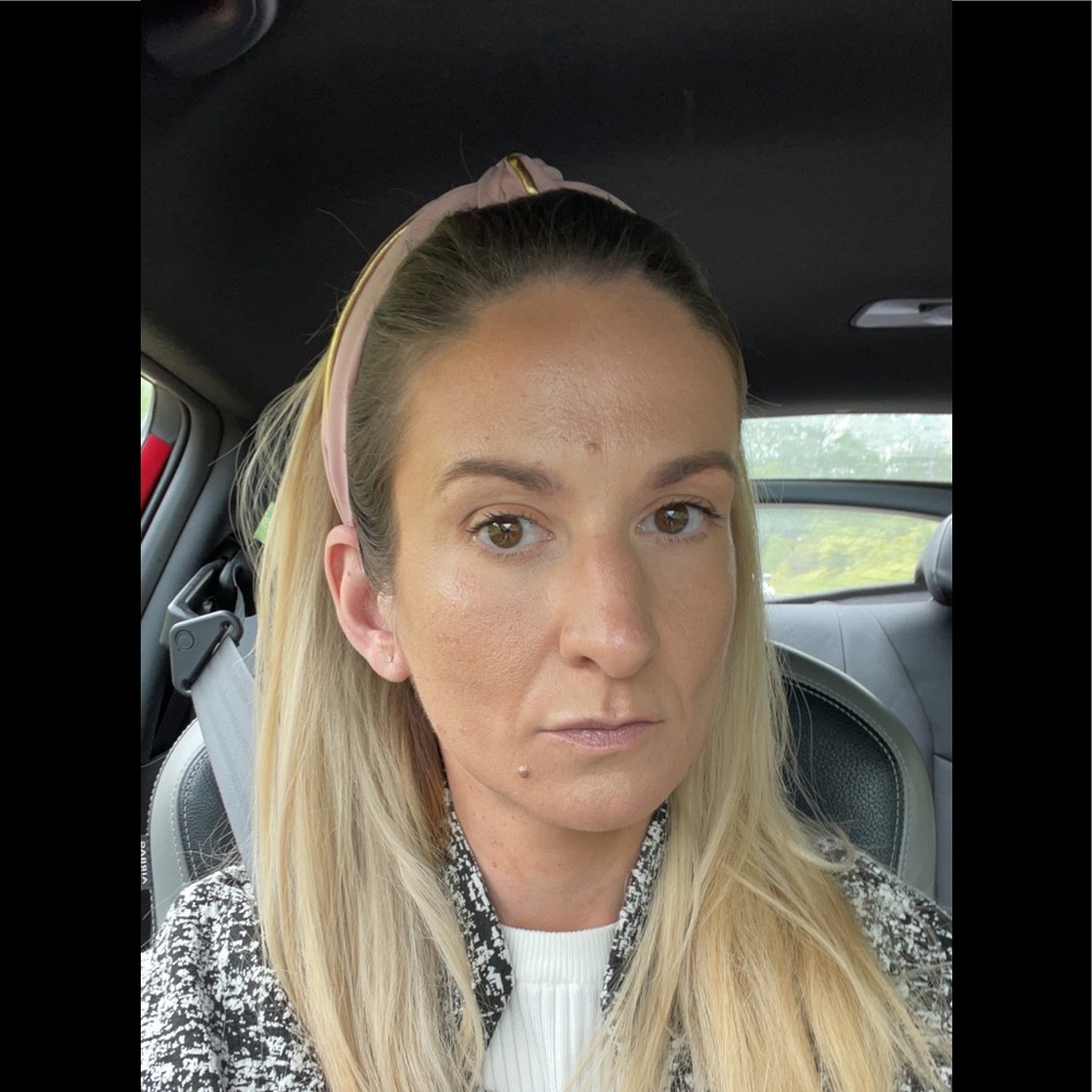 Meet your Posher, Laura